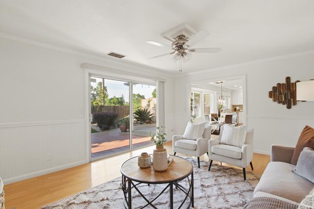 3971 Woodpointe Cir, Sacramento, CA 95821