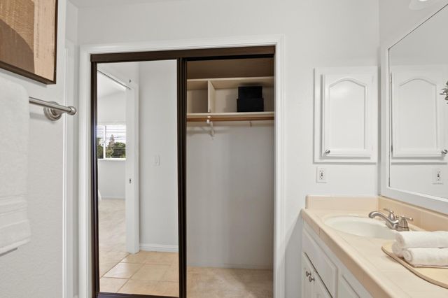 3971 Woodpointe Cir, Sacramento, CA 95821