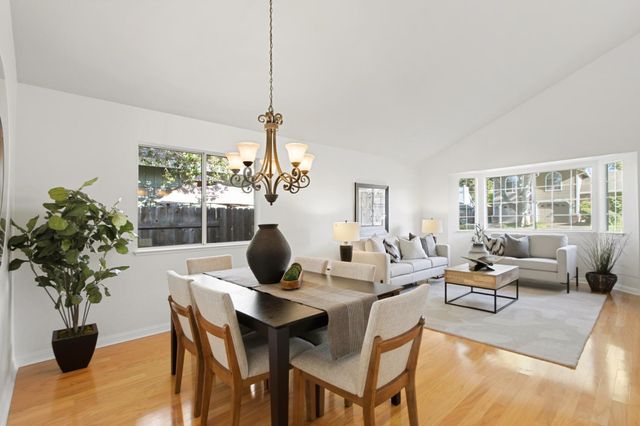 3971 Woodpointe Cir, Sacramento, CA 95821