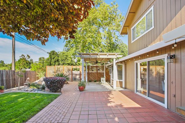 3971 Woodpointe Cir, Sacramento, CA 95821