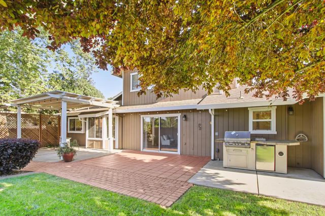 3971 Woodpointe Cir, Sacramento, CA 95821