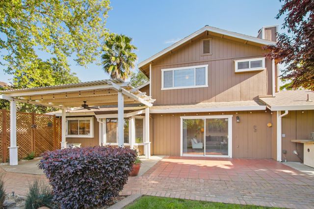 3971 Woodpointe Cir, Sacramento, CA 95821