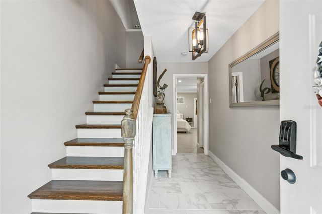 574 RYANS WOODS LANE, Palm Harbor, FL 34683