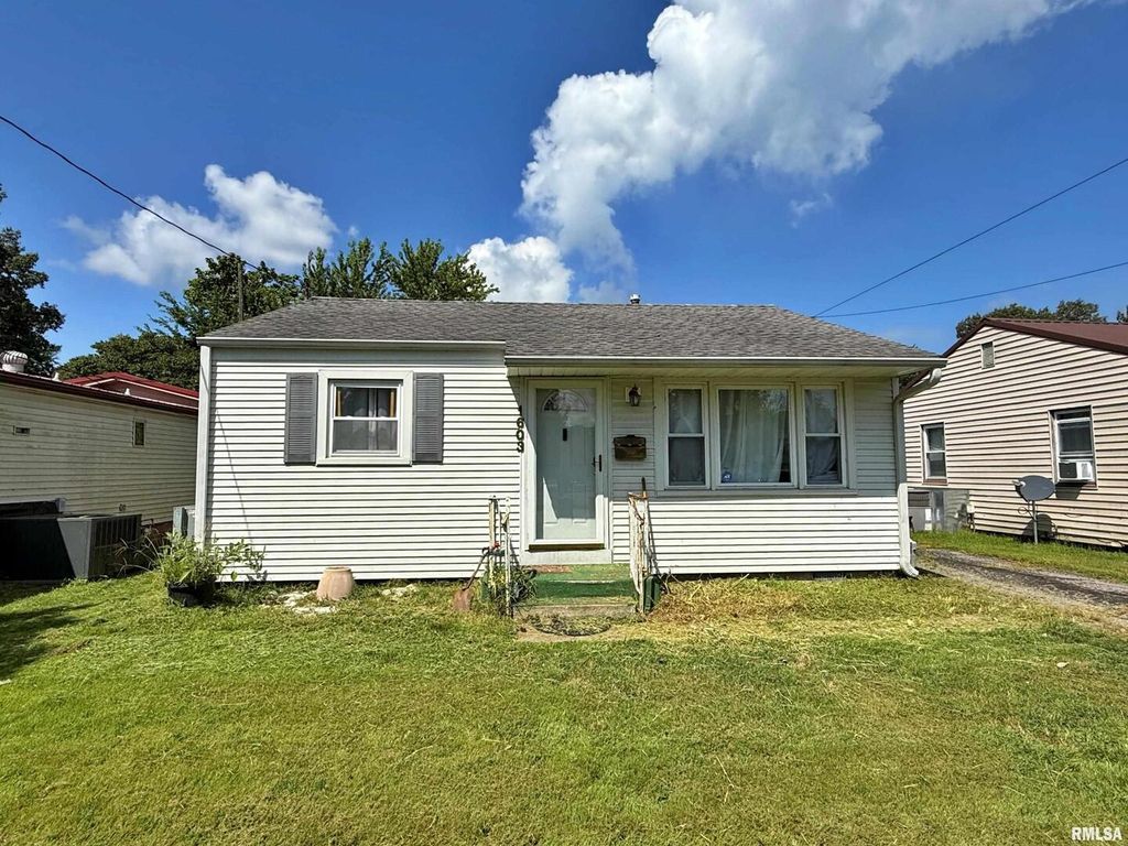 1603 FERRY Street, Metropolis, IL 62960