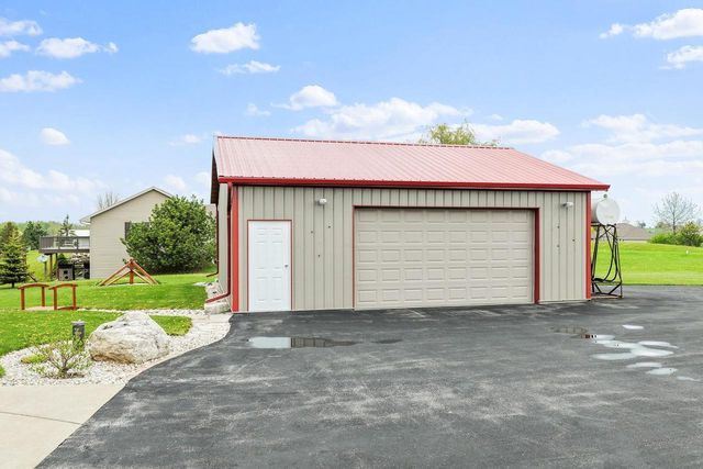 7074 FAIRVIEW ROAD, Denmark, WI 54208