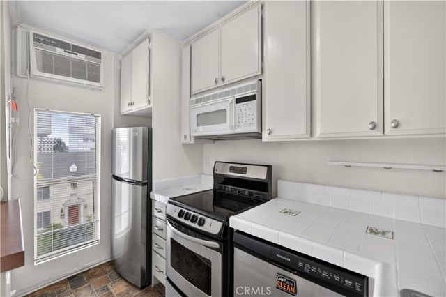 6151 Orange Street 320, Los Angeles, CA 90048