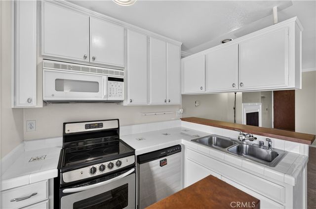 6151 Orange Street 320, Los Angeles, CA 90048
