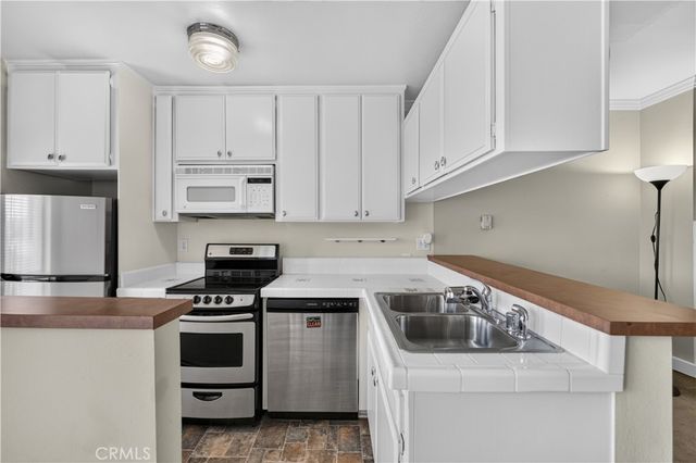 6151 Orange Street 320, Los Angeles, CA 90048