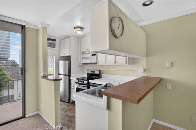 6151 Orange Street 320, Los Angeles, CA 90048