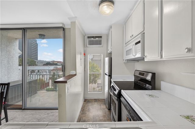 6151 Orange Street 320, Los Angeles, CA 90048