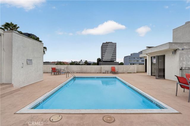 6151 Orange Street 320, Los Angeles, CA 90048