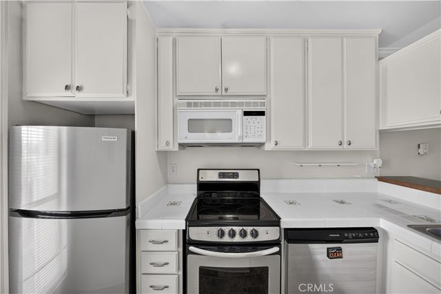 6151 Orange Street 320, Los Angeles, CA 90048