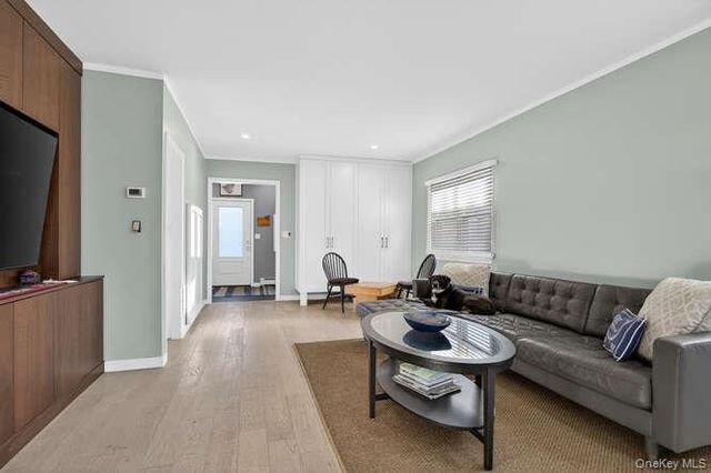 22 Bay Beach Avenue, Bayville, NY 11709