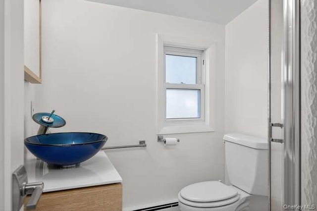 22 Bay Beach Avenue, Bayville, NY 11709