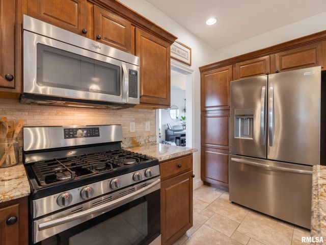 1716 RUSTIC OAK Drive, Washington, IL 61571