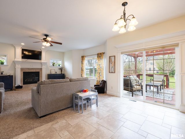 1716 RUSTIC OAK Drive, Washington, IL 61571