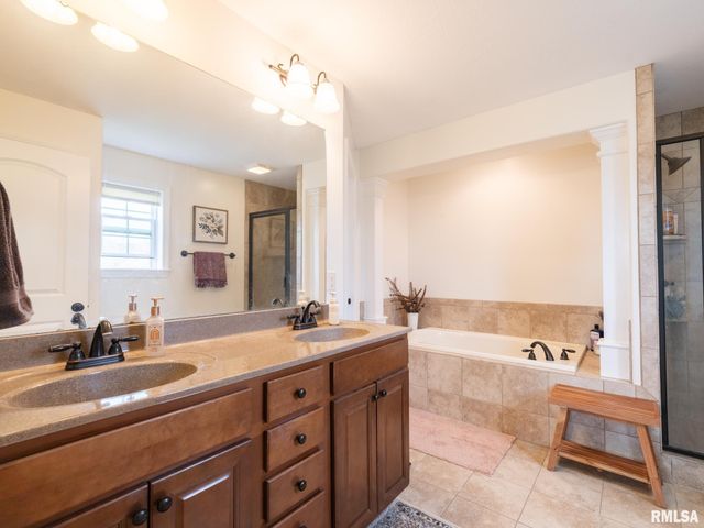 1716 RUSTIC OAK Drive, Washington, IL 61571