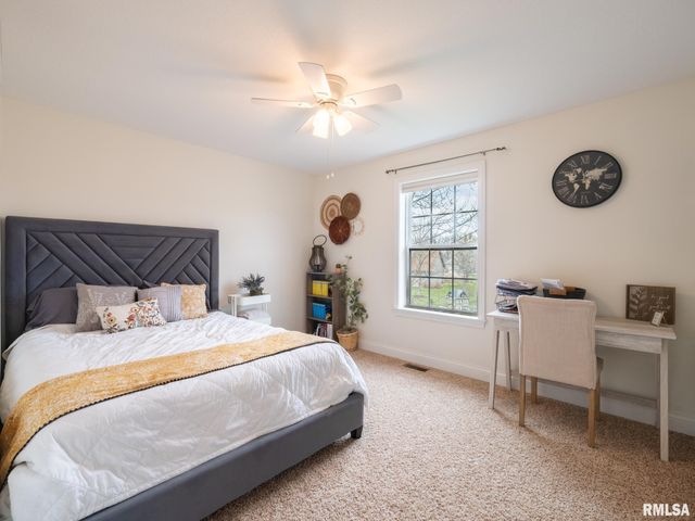 1716 RUSTIC OAK Drive, Washington, IL 61571