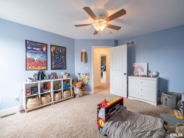 1716 RUSTIC OAK Drive, Washington, IL 61571