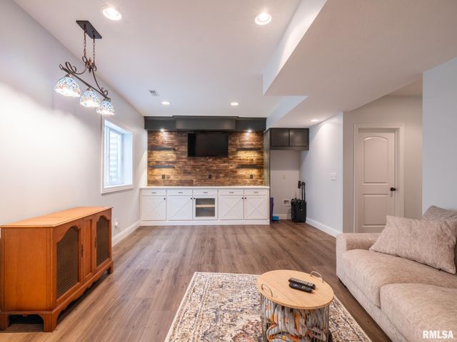 1716 RUSTIC OAK Drive, Washington, IL 61571