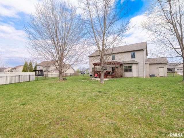 1716 RUSTIC OAK Drive, Washington, IL 61571