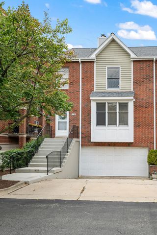 238 N Village Court, Palatine, IL 60067