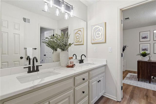 11813 W 138th Street, Overland Park, KS 66221
