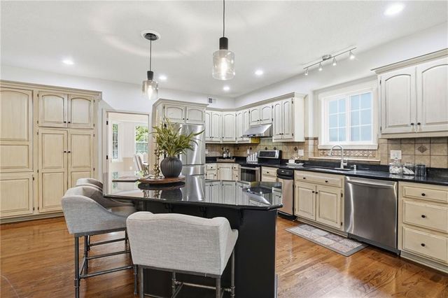 11813 W 138th Street, Overland Park, KS 66221
