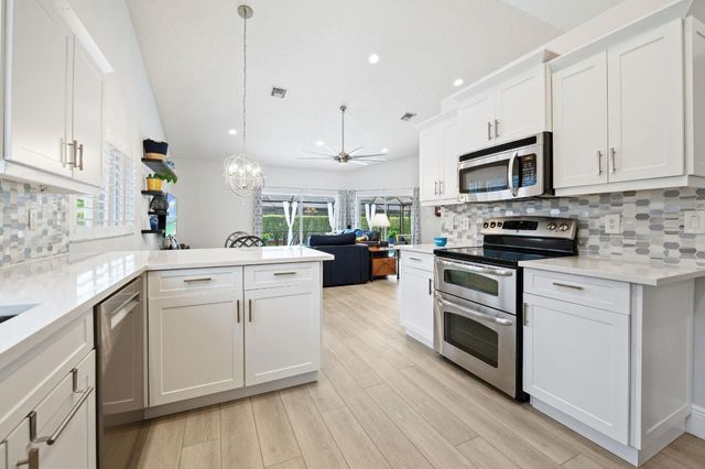 732 Crescent Way, Weston, FL 33326