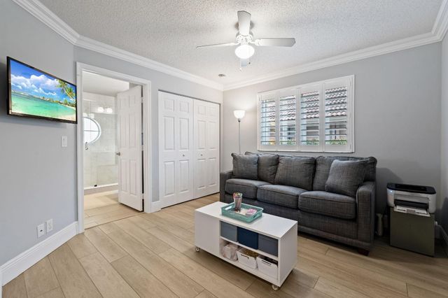 732 Crescent Way, Weston, FL 33326