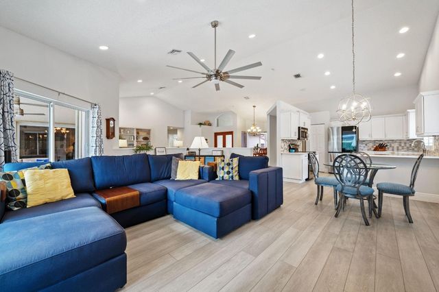 732 Crescent Way, Weston, FL 33326