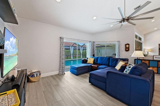 732 Crescent Way, Weston, FL 33326