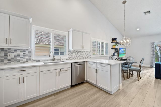 732 Crescent Way, Weston, FL 33326