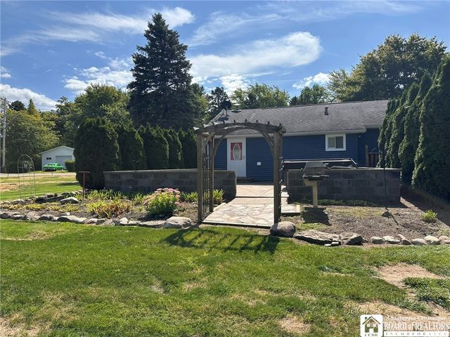 1186 Scarlata Drive, Hanover, NY 14136