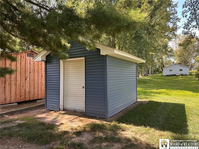 1186 Scarlata Drive, Hanover, NY 14136