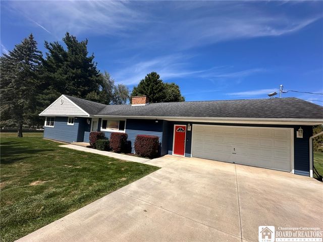 1186 Scarlata Drive, Hanover, NY 14136