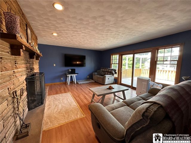 1186 Scarlata Drive, Hanover, NY 14136