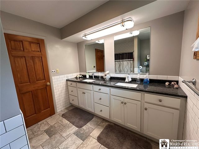 1186 Scarlata Drive, Hanover, NY 14136