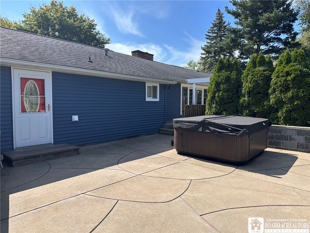 1186 Scarlata Drive, Hanover, NY 14136