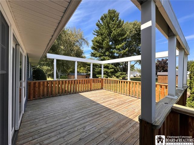 1186 Scarlata Drive, Hanover, NY 14136