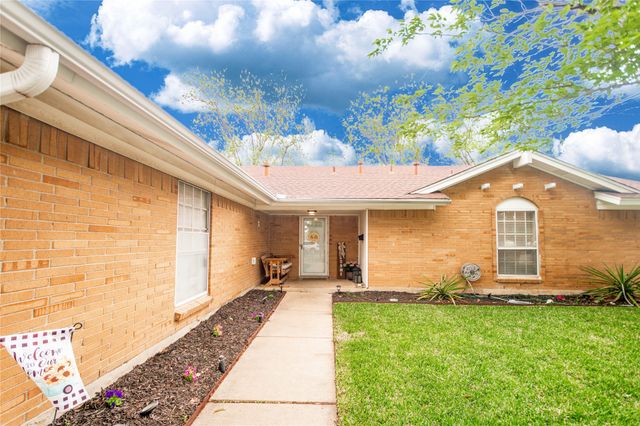 3041 Portales Drive, Fort Worth, TX 76116