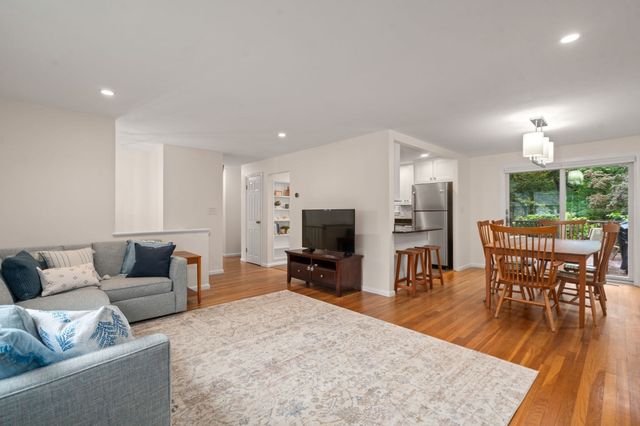 4 Woodmere, Framingham, MA 01701