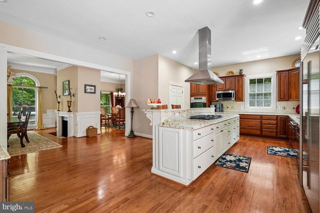 188 RIVER PARK DR, Great Falls, VA 22066
