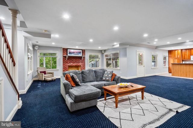 188 RIVER PARK DR, Great Falls, VA 22066