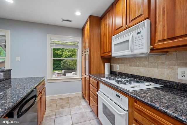 188 RIVER PARK DR, Great Falls, VA 22066