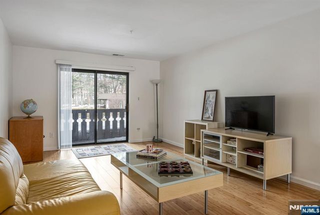 707 Thoreau Court, Mahwah, NJ 07430