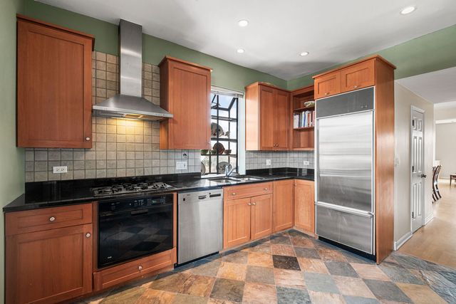 500 W Armitage Avenue 4, Chicago, IL 60614