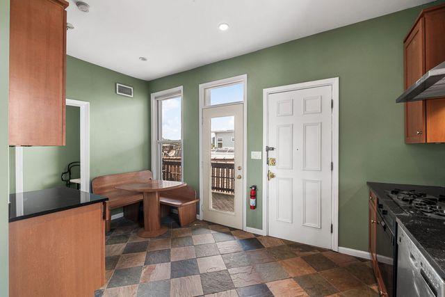 500 W Armitage Avenue 4, Chicago, IL 60614