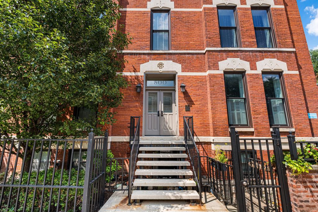 500 W Armitage Avenue 4, Chicago, IL 60614