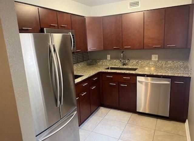 11801 RAINTREE LAKE LANE B, Tampa, FL 33617